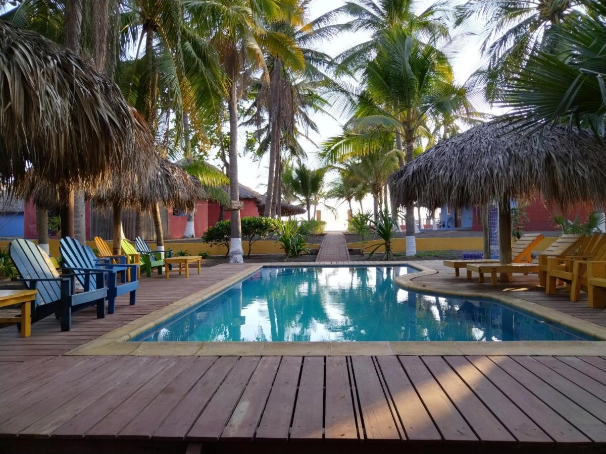 Hotel Pez De Oro Monterrico Kültér fotó