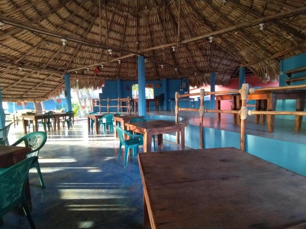 Hotel Pez De Oro Monterrico Kültér fotó