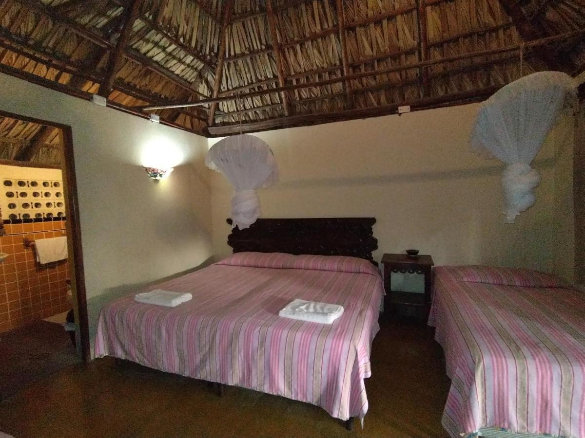 Hotel Pez De Oro Monterrico Kültér fotó